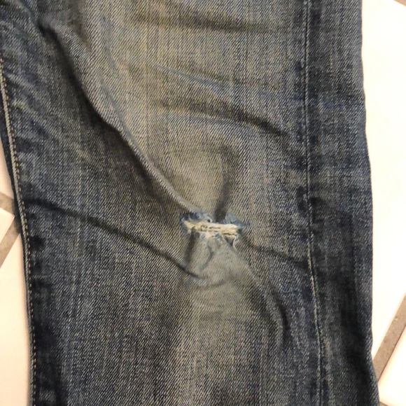 Uniqlo mens cropped / distressed SELVEDGE DENIM jeans (29” x 27”), faded blue - Picture 6 of 10